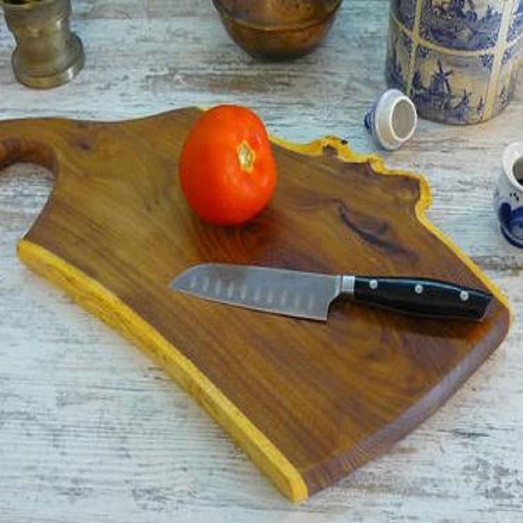 Comment gérer une planche à découper moisie ?